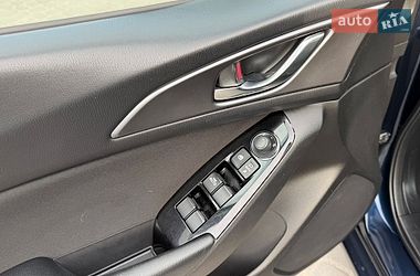 Седан Mazda 3 2017 в Киеве