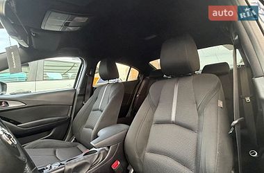 Седан Mazda 3 2017 в Киеве
