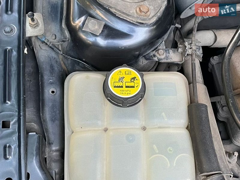 Седан Mazda 3 2006 в Днепре