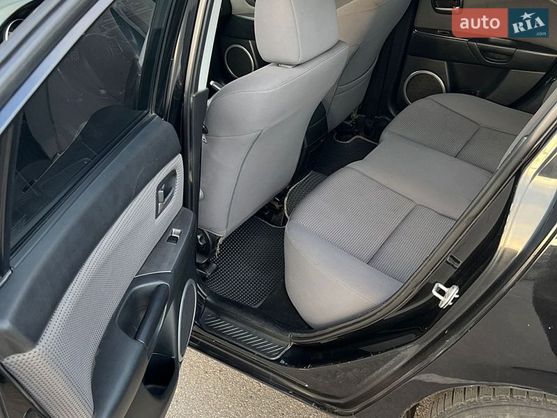 Седан Mazda 3 2006 в Кропивницком