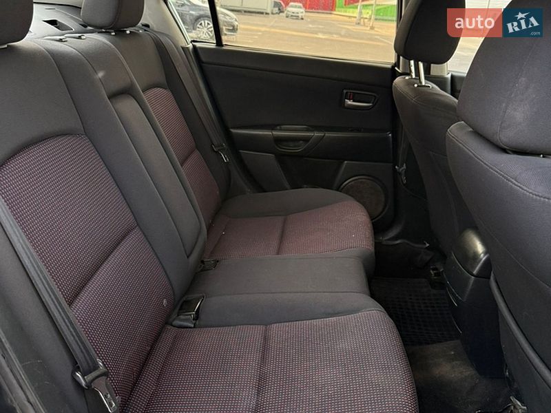 Седан Mazda 3 2004 в Києві