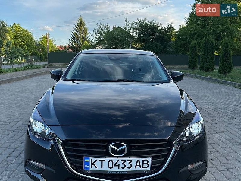 Седан Mazda 3 2018 в Коломые
