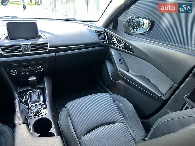 Седан Mazda 3 2014 в Киеве