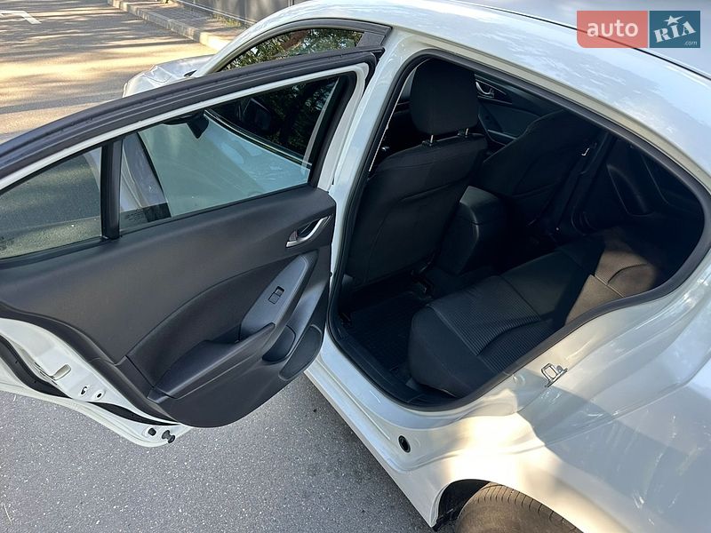 Седан Mazda 3 2014 в Киеве