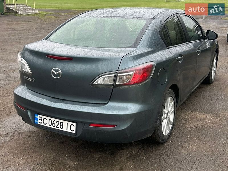 Седан Mazda 3 2012 в Бориславі