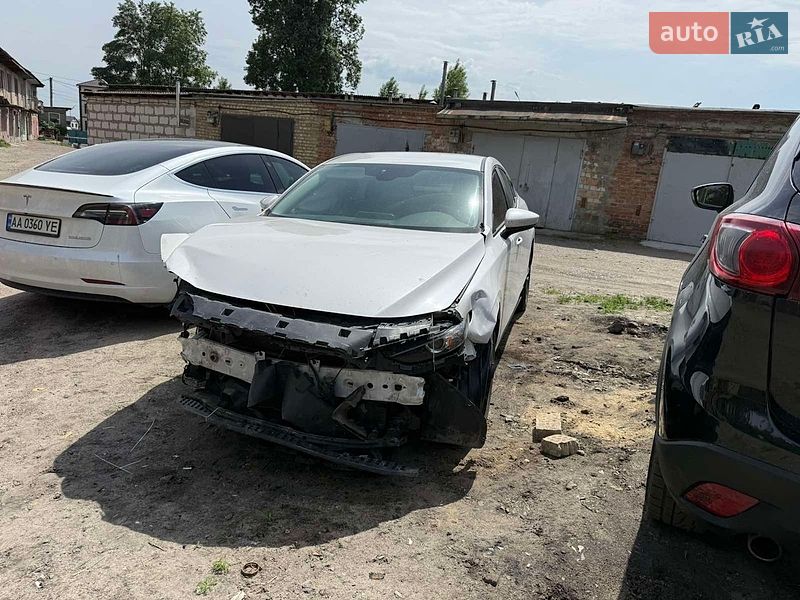 Седан Mazda 3 2019 в Киеве
