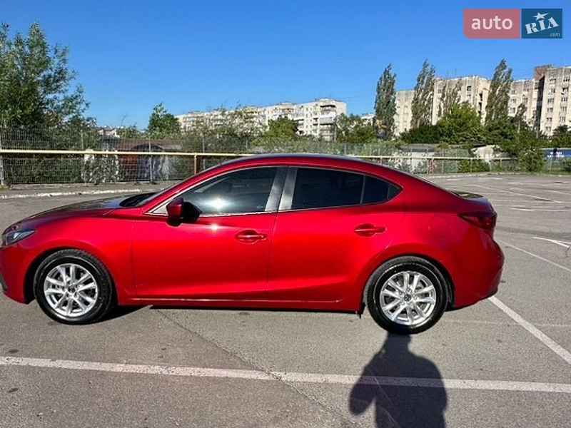 Седан Mazda 3 2015 в Ивано-Франковске
