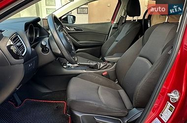 Седан Mazda 3 2015 в Ивано-Франковске