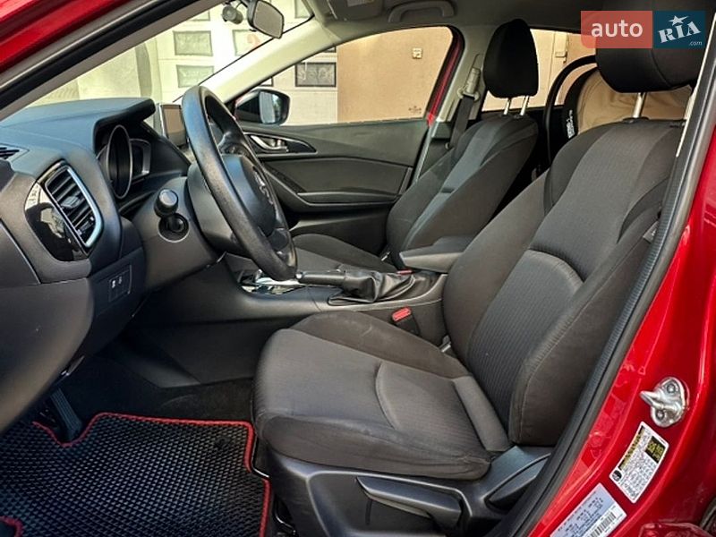 Седан Mazda 3 2015 в Ивано-Франковске