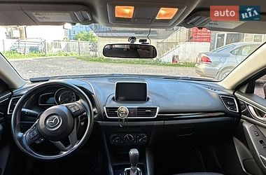 Седан Mazda 3 2015 в Ивано-Франковске