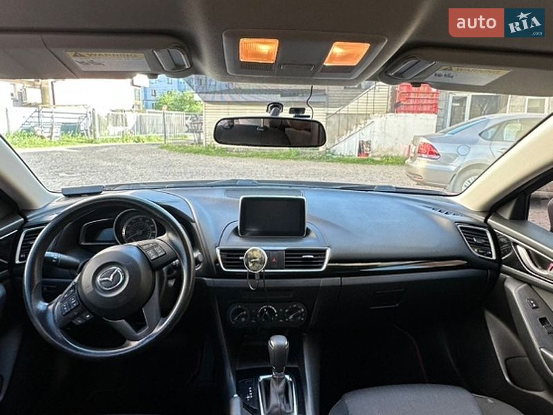 Седан Mazda 3 2015 в Ивано-Франковске