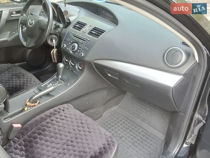 Седан Mazda 3 2011 в Запоріжжі