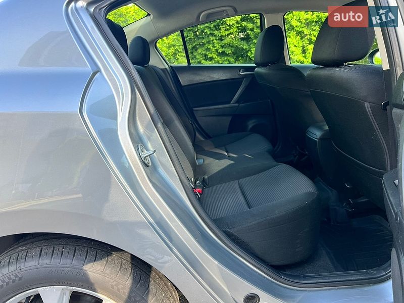 Седан Mazda 3 2013 в Києві