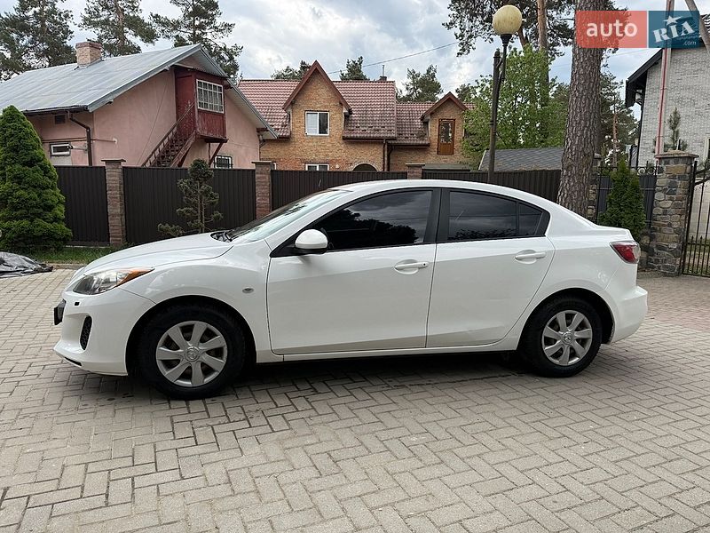 Седан Mazda 3 2011 в Львові