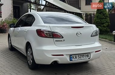 Седан Mazda 3 2011 в Львові