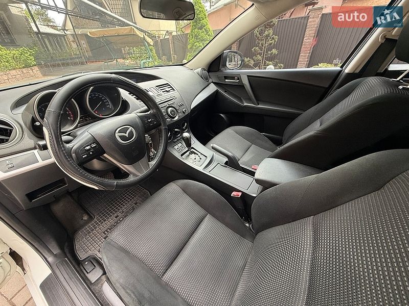 Седан Mazda 3 2011 в Львові