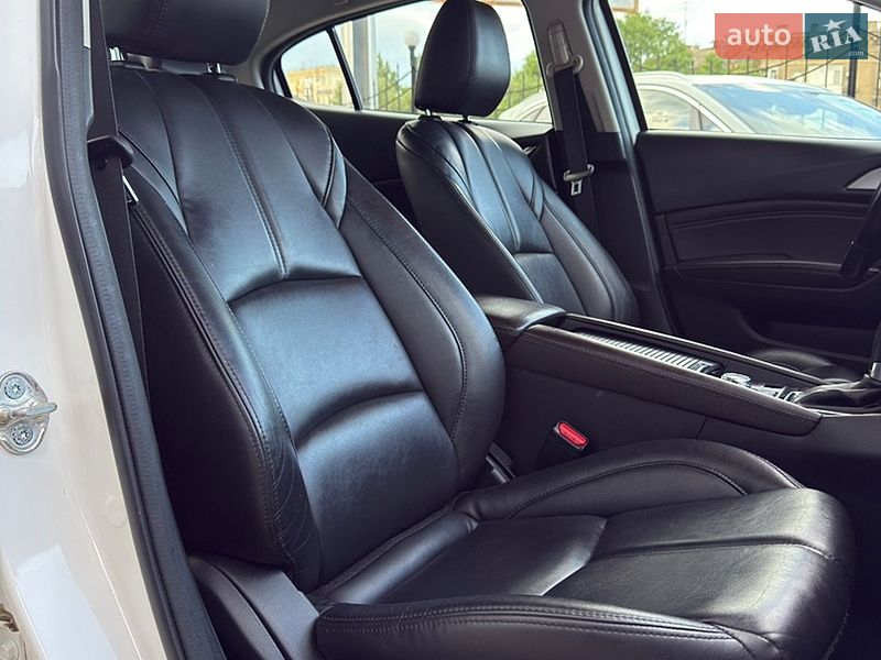Седан Mazda 3 2018 в Одесі