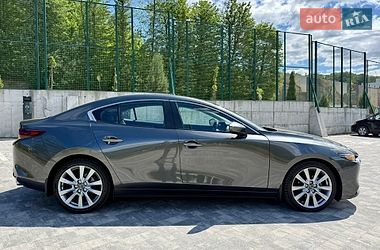 Седан Mazda 3 2023 в Львові