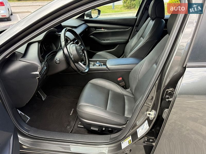 Седан Mazda 3 2023 в Львові