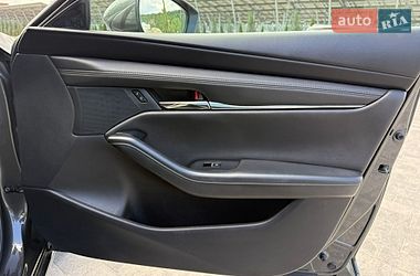Седан Mazda 3 2023 в Львові