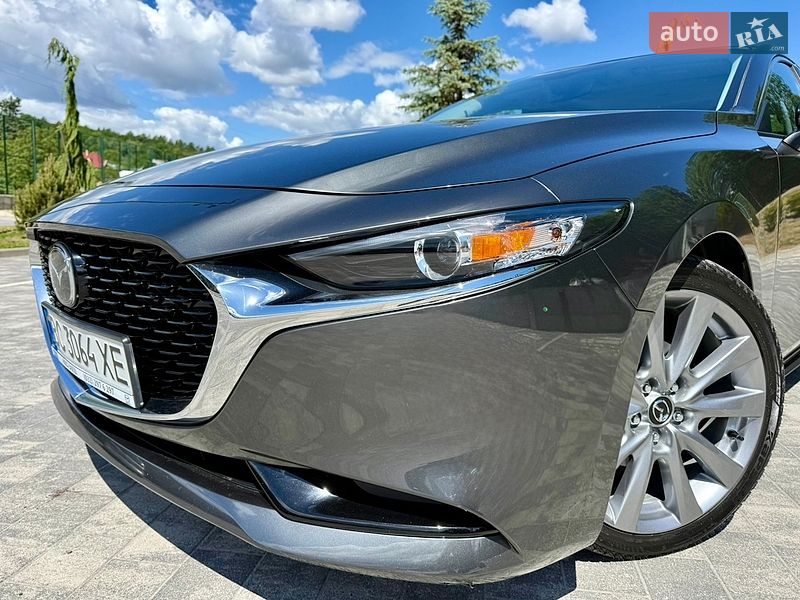 Седан Mazda 3 2023 в Львові