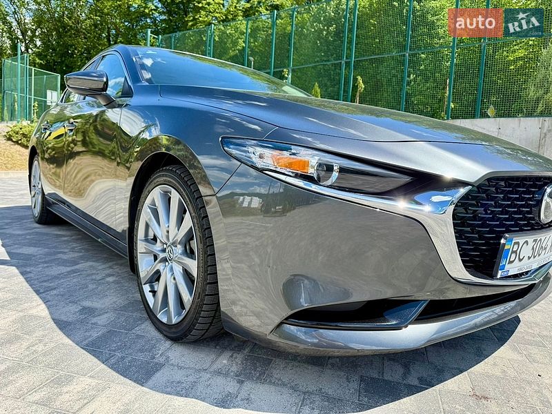 Седан Mazda 3 2023 в Львові
