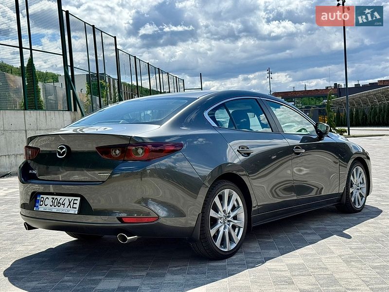 Седан Mazda 3 2023 в Львові