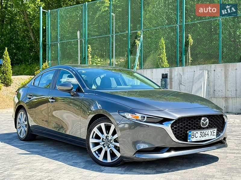 Седан Mazda 3 2023 в Львові