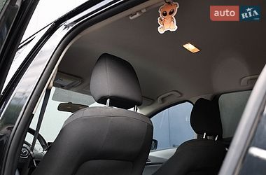 Седан Mazda 3 2014 в Киеве