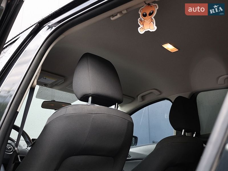 Седан Mazda 3 2014 в Киеве