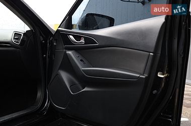 Седан Mazda 3 2014 в Киеве