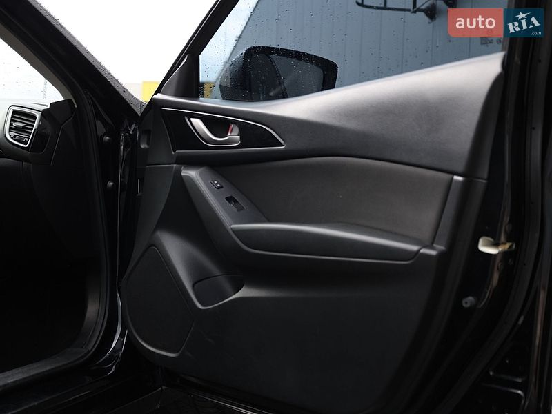 Седан Mazda 3 2014 в Киеве