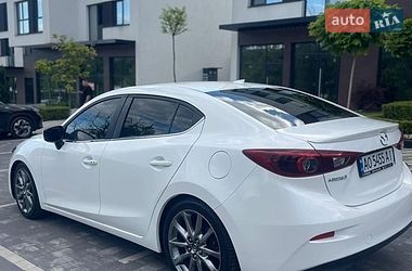 Седан Mazda 3 2017 в Ужгороді