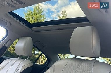 Седан Mazda 3 2017 в Ужгороді
