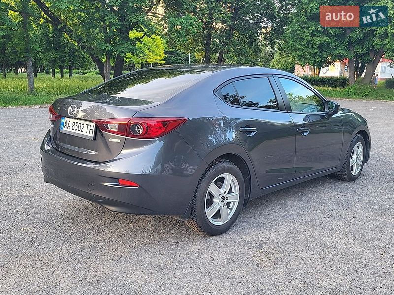 Седан Mazda 3 2015 в Полтаве