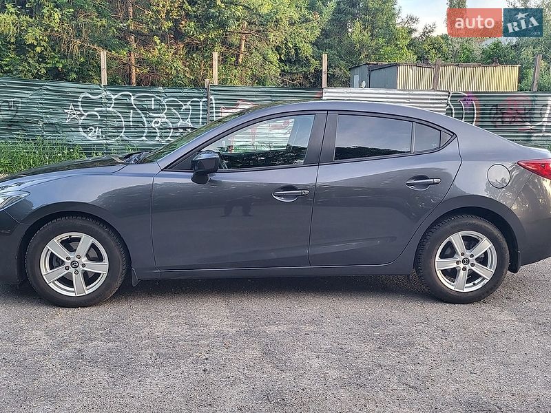 Седан Mazda 3 2015 в Полтаве