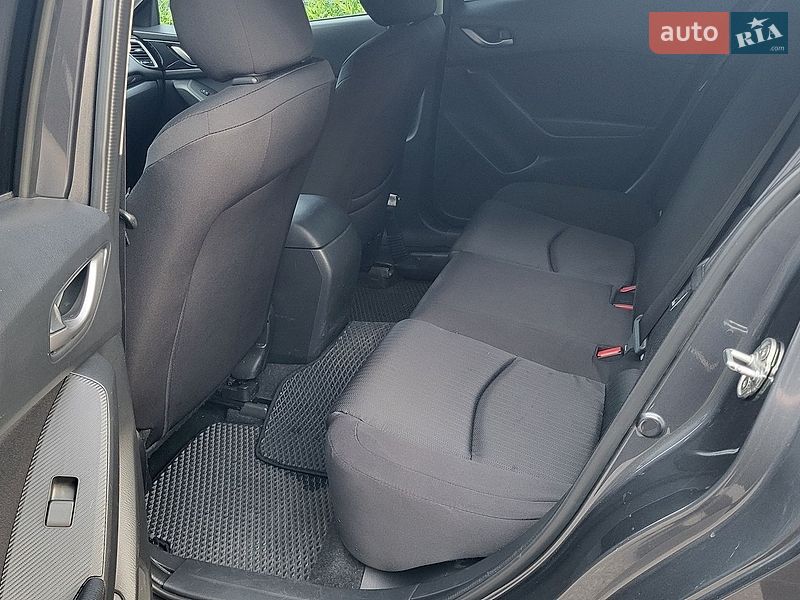 Седан Mazda 3 2015 в Полтаве