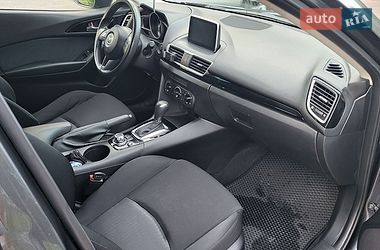 Седан Mazda 3 2015 в Полтаве