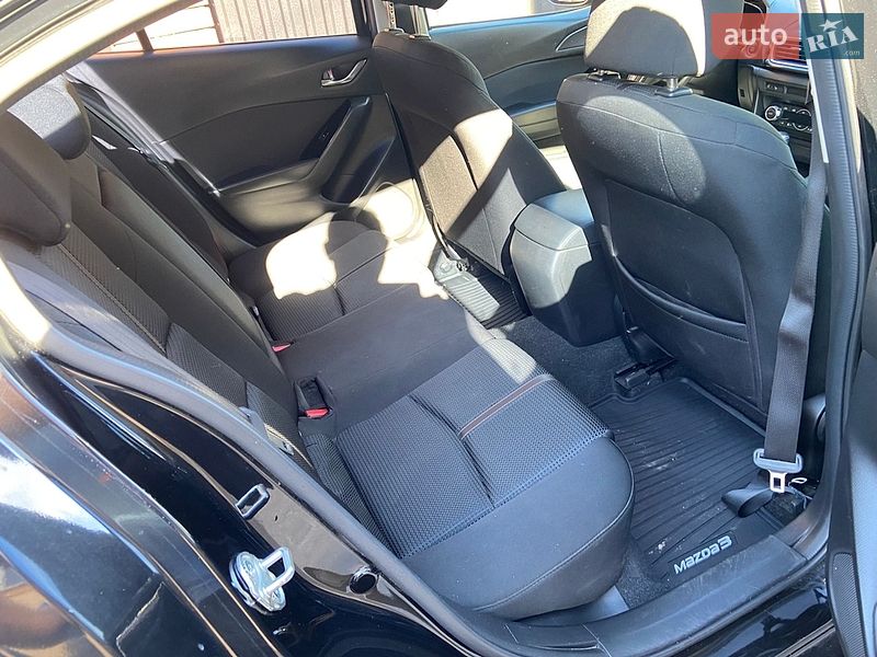 Седан Mazda 3 2018 в Одесі