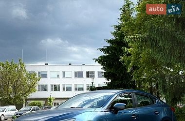 Седан Mazda 3 2017 в Обухові