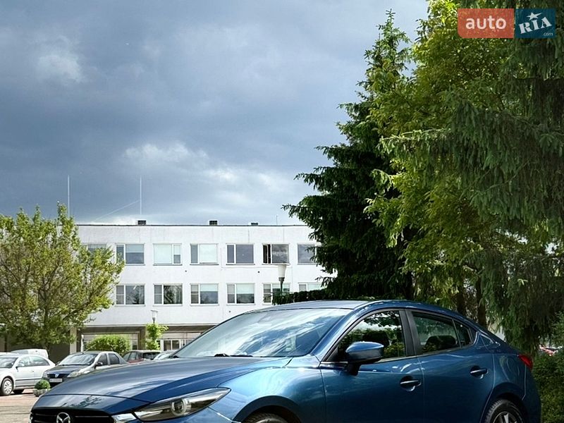 Седан Mazda 3 2017 в Обухові