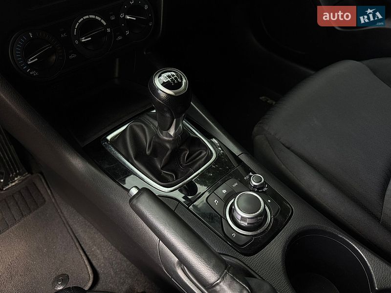 Хетчбек Mazda 3 2016 в Харкові
