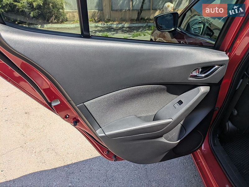 Седан Mazda 3 2016 в Львові