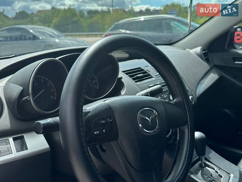 Хэтчбек Mazda 3 2013 в Ровно
