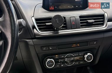 Седан Mazda 3 2016 в Києві