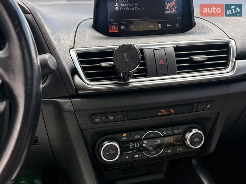Седан Mazda 3 2016 в Києві