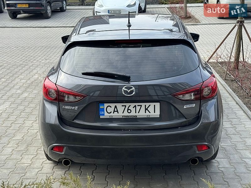 Хэтчбек Mazda 3 2015 в Умани