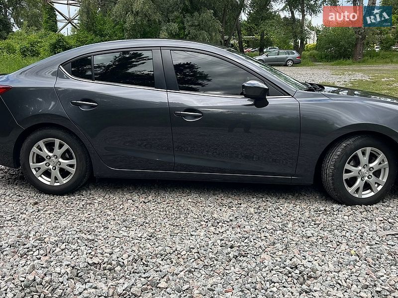 Седан Mazda 3 2016 в Києві
