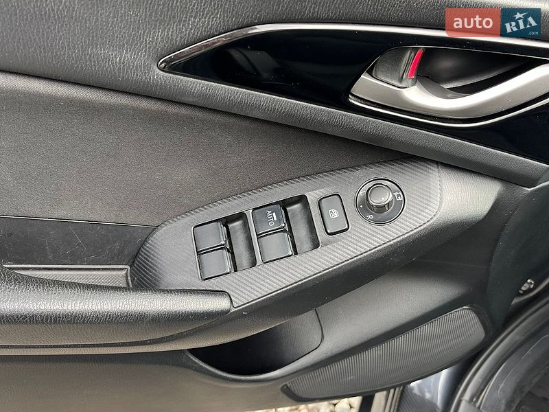 Седан Mazda 3 2016 в Києві