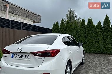 Седан Mazda 3 2016 в Днепре